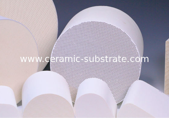 ซื้อ Cylindrical Honeycomb Ceramic Support Customize For Catalytic Converters online manufacture