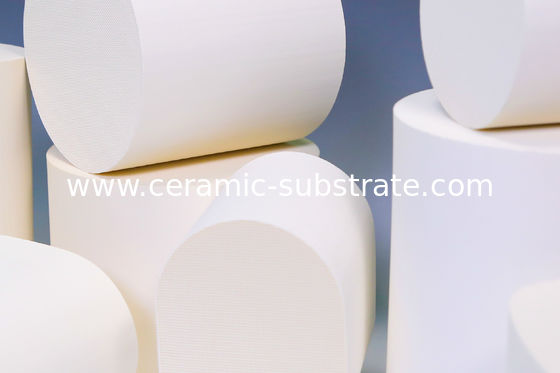 ซื้อ Catalyst Support Cordierite Honeycomb Ceramic White For TWC online manufacture