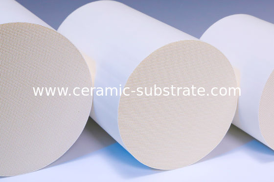 ซื้อ Monolith Cordierite Honeycomb Ceramic porous For Catalytic Converters online manufacture