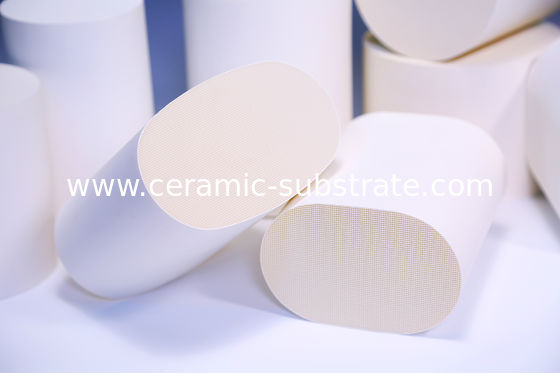 ซื้อ Ceramic catalyst  carrier 300CPSI SCR / DOC , cordierite honeycomb online manufacture