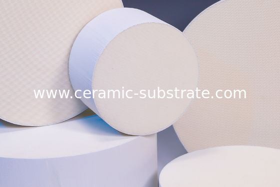 ซื้อ 400CPSI Alumina Ceramic Substrate , DOC Ceramic Substrates For Auto online manufacture
