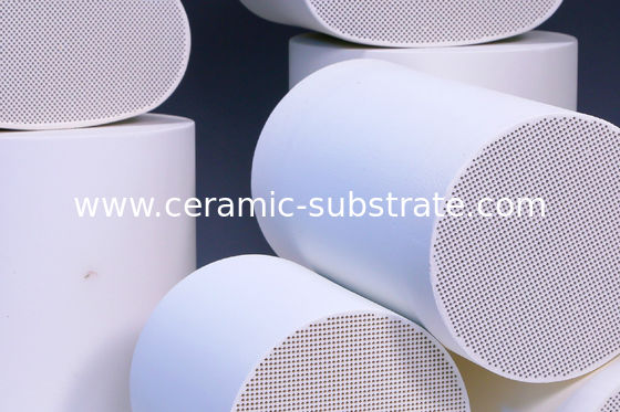 ซื้อ Cordierite Ceramic Diesel Catalytic Converter Substrate  / Alumina Ceramic Substrate online manufacture