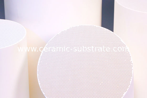 ซื้อ Selective Catalytic Reduction SCR Substrate For Ceramic Catalyst Supports online manufacture